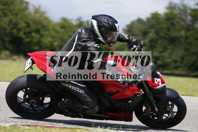 /Archiv-2024/29 12.06.2024 MOTO.CH Track Day ADR/Gruppe blau/35